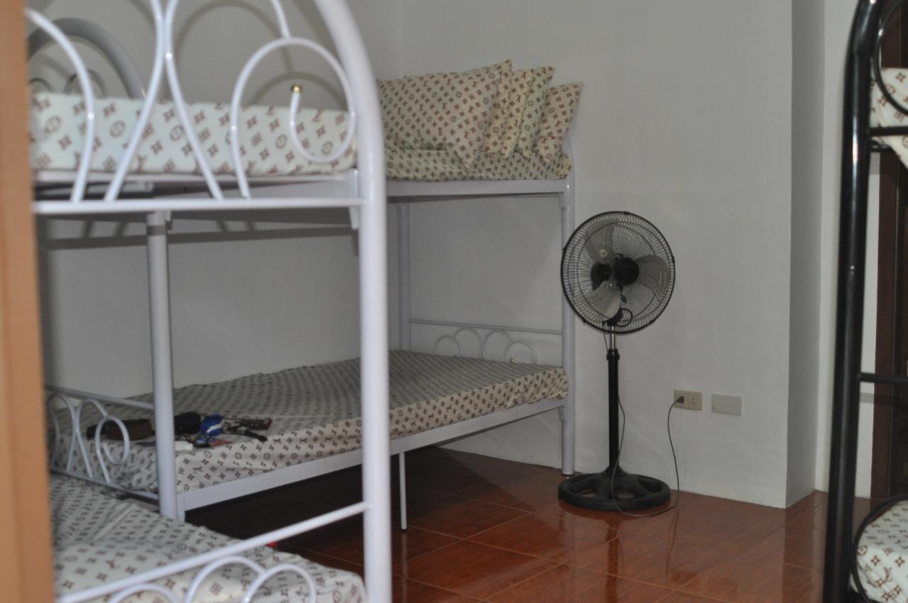 Bognot Lodge : Alvin Bognot Mt Pinatubo Guesthouse And Tours Santa Juliana Room photo