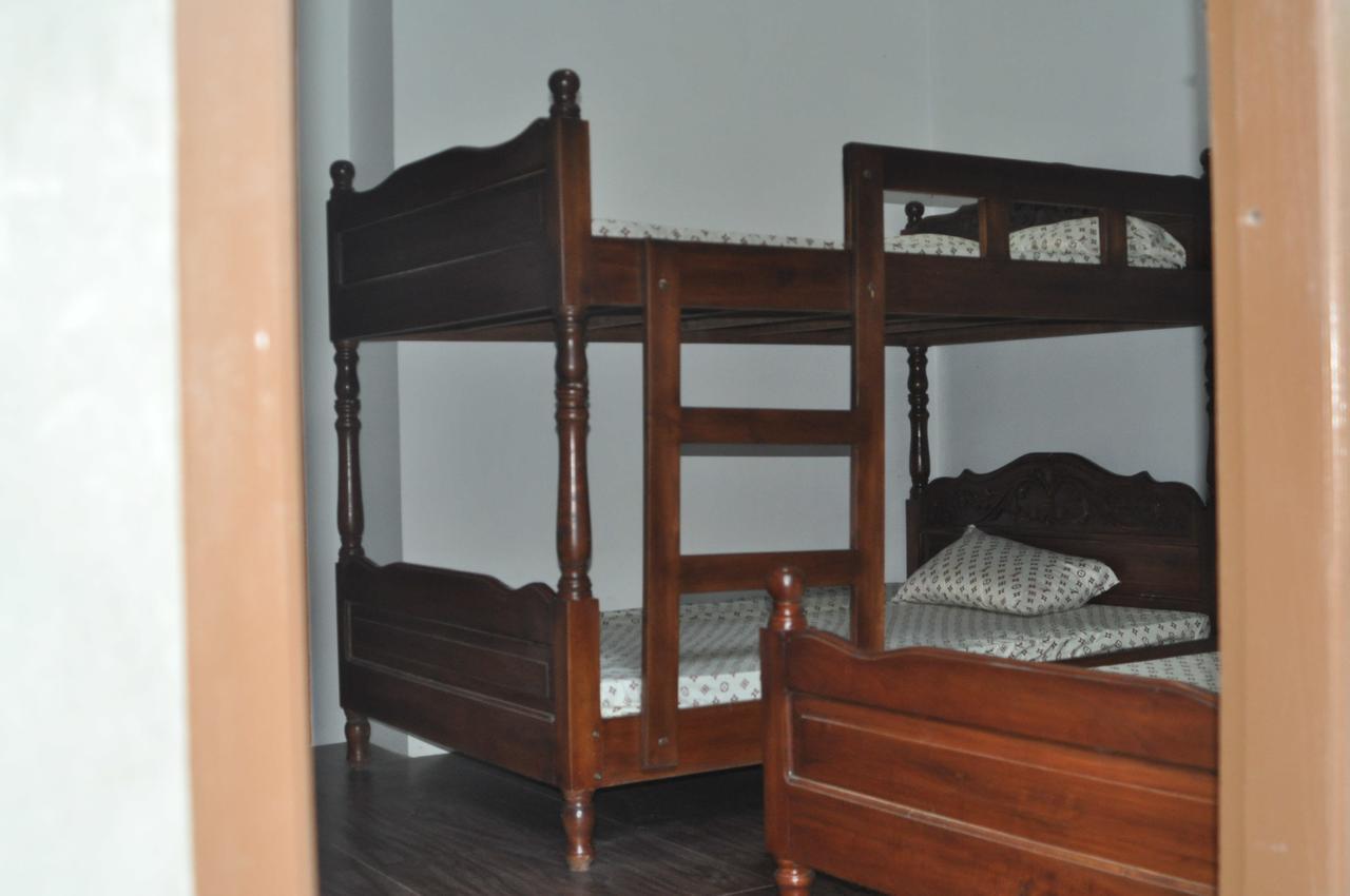 Bognot Lodge : Alvin Bognot Mt Pinatubo Guesthouse And Tours Santa Juliana Room photo