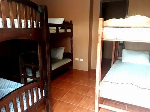 Bognot Lodge : Alvin Bognot Mt Pinatubo Guesthouse And Tours Santa Juliana Exterior photo